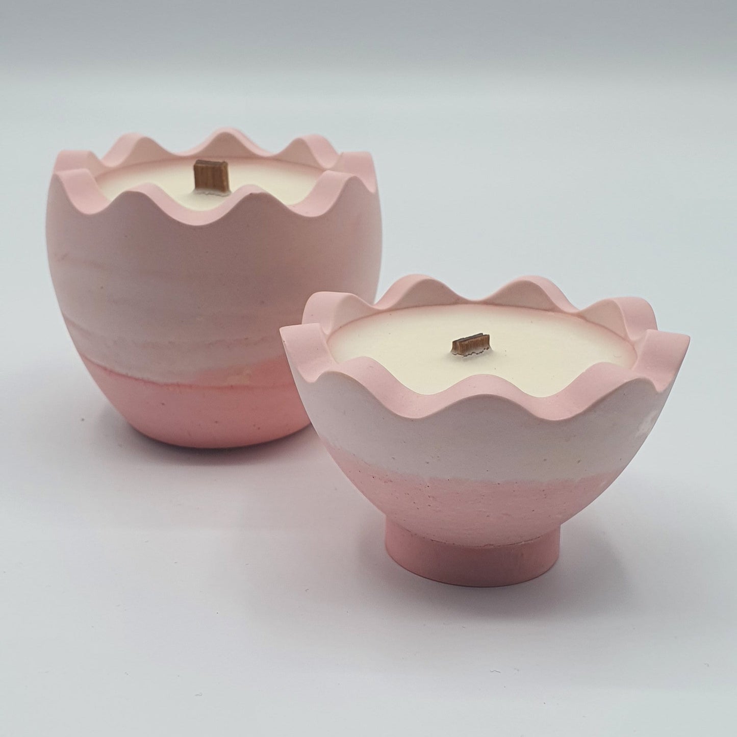 Lumânare artizanală "Mood: Pastel chaos" | Rabarbăr, Grapefruit, Căpșună, Zmeură, Cedru
