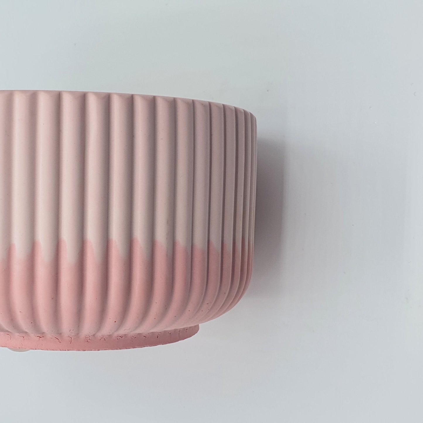 Lumânare artizanală "Mood: Pastel chaos" | Rabarbăr, Grapefruit, Căpșună, Zmeură, Cedru