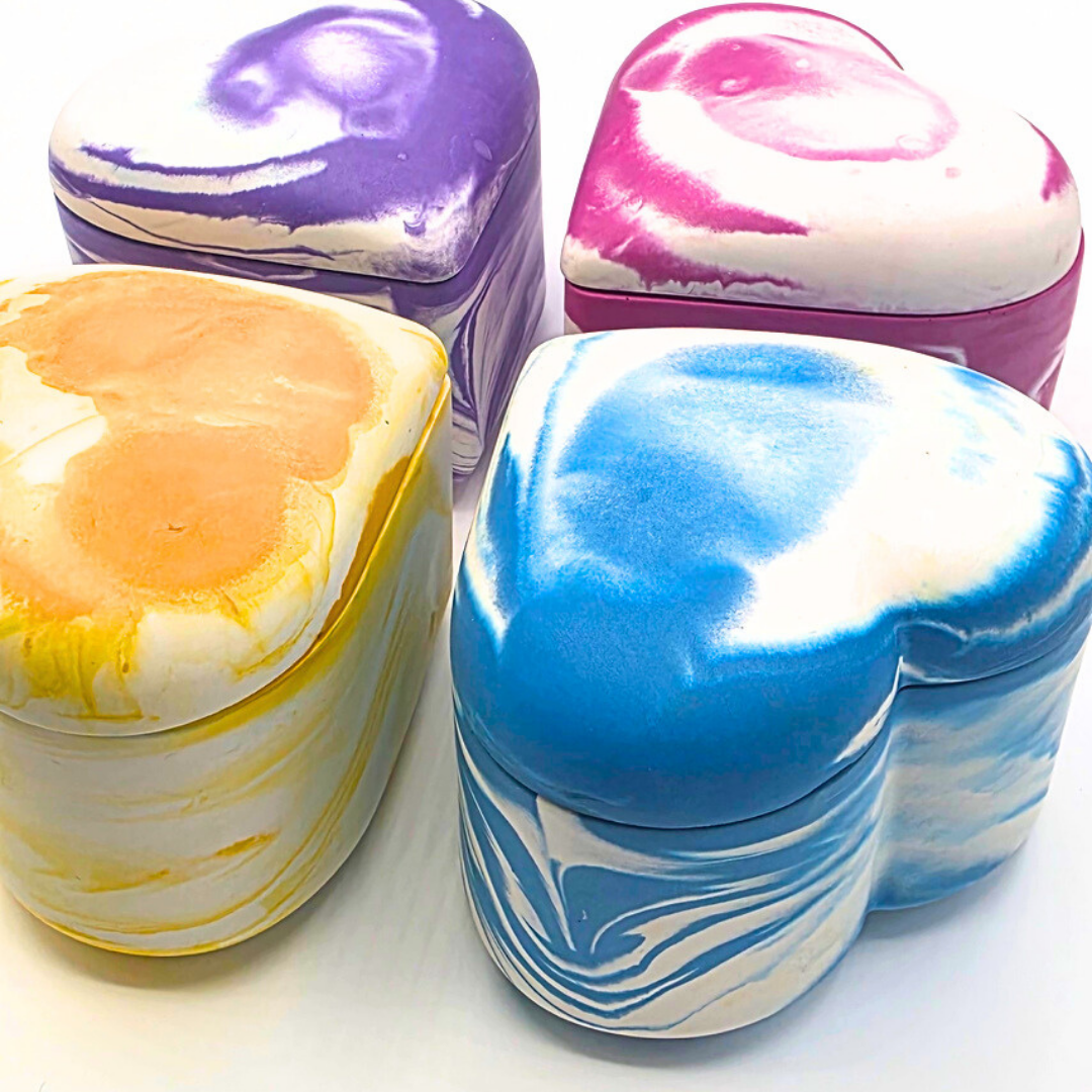 Lumânare artizanală "Motherhood, but glam" | Bergamotă, Mentă, Cedru, Santal, Labdanum