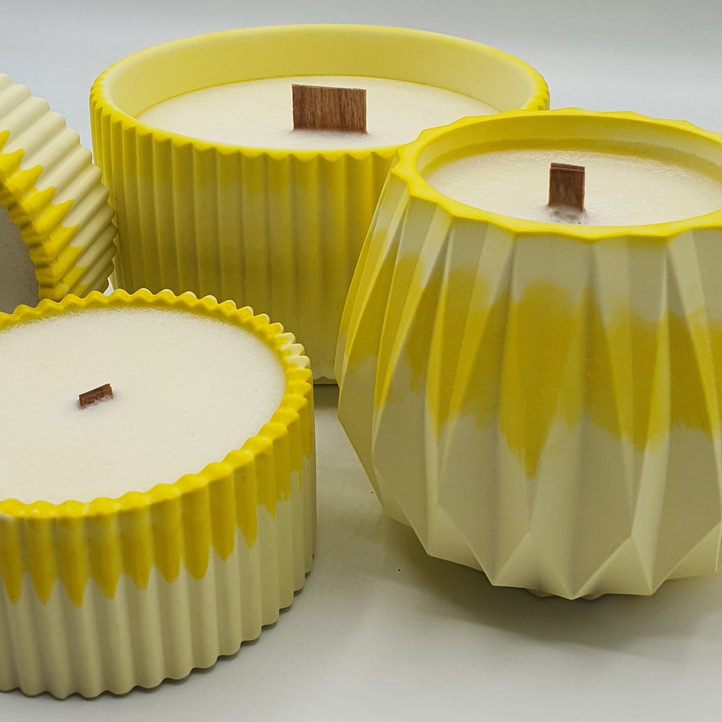 Lumânare artizanală "Tropical escape" | Lămâie, Lime, Mango, Piersică, Ananas