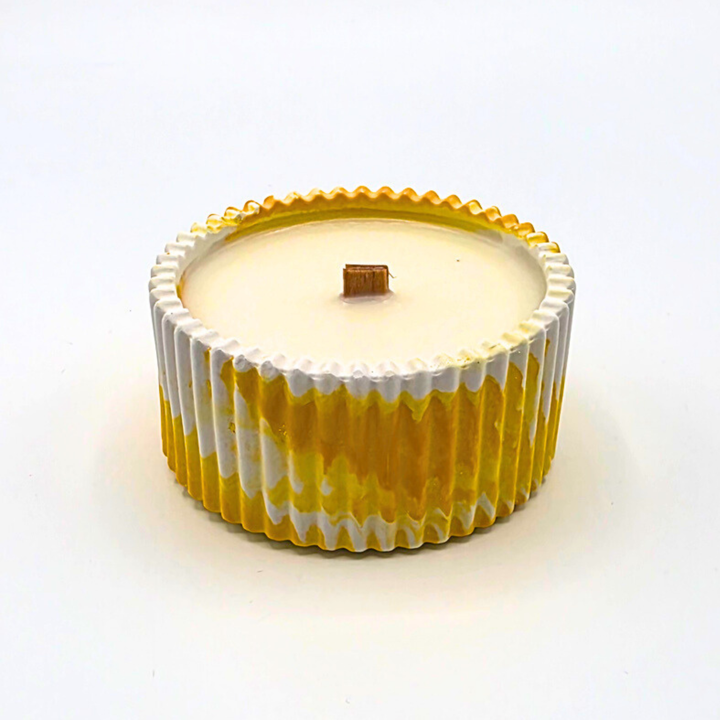 Lumânare artizanală "Mom's magic hour" | Vanilie, Nucă, Mosc