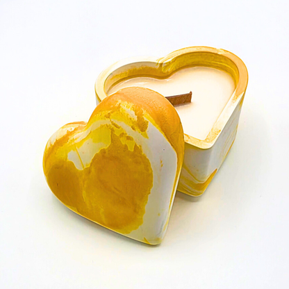 Lumânare artizanală "Mom's magic hour" | Vanilie, Nucă, Mosc