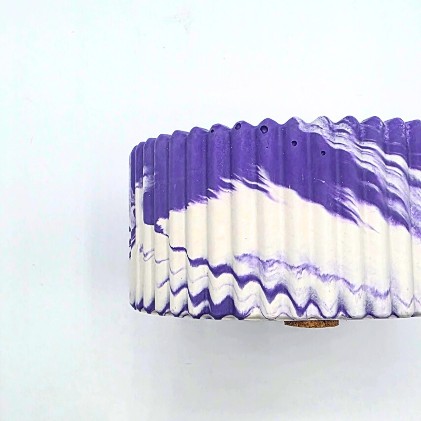 Lumânare artizanală "Motherhood, but glam" | Bergamotă, Mentă, Cedru, Santal, Labdanum