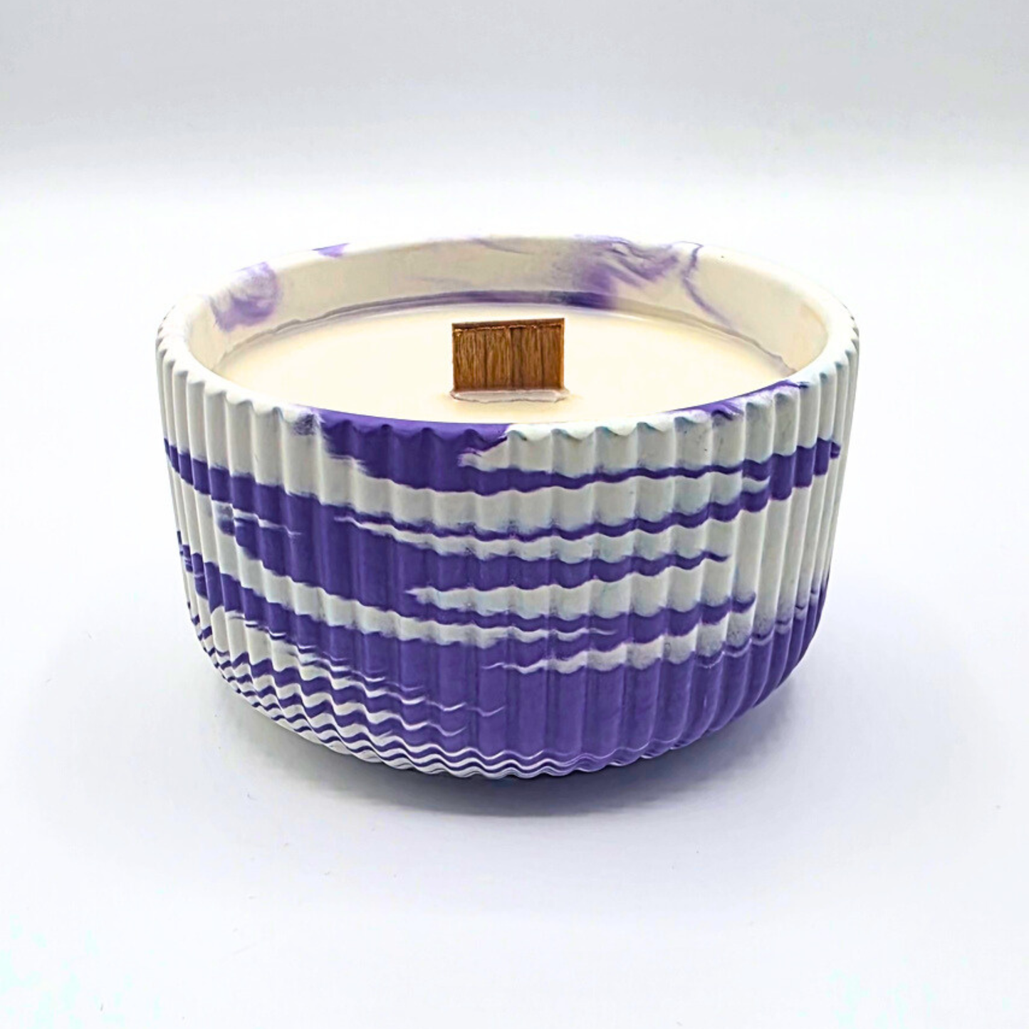 Lumânare artizanală "Motherhood, but glam" | Bergamotă, Mentă, Cedru, Santal, Labdanum